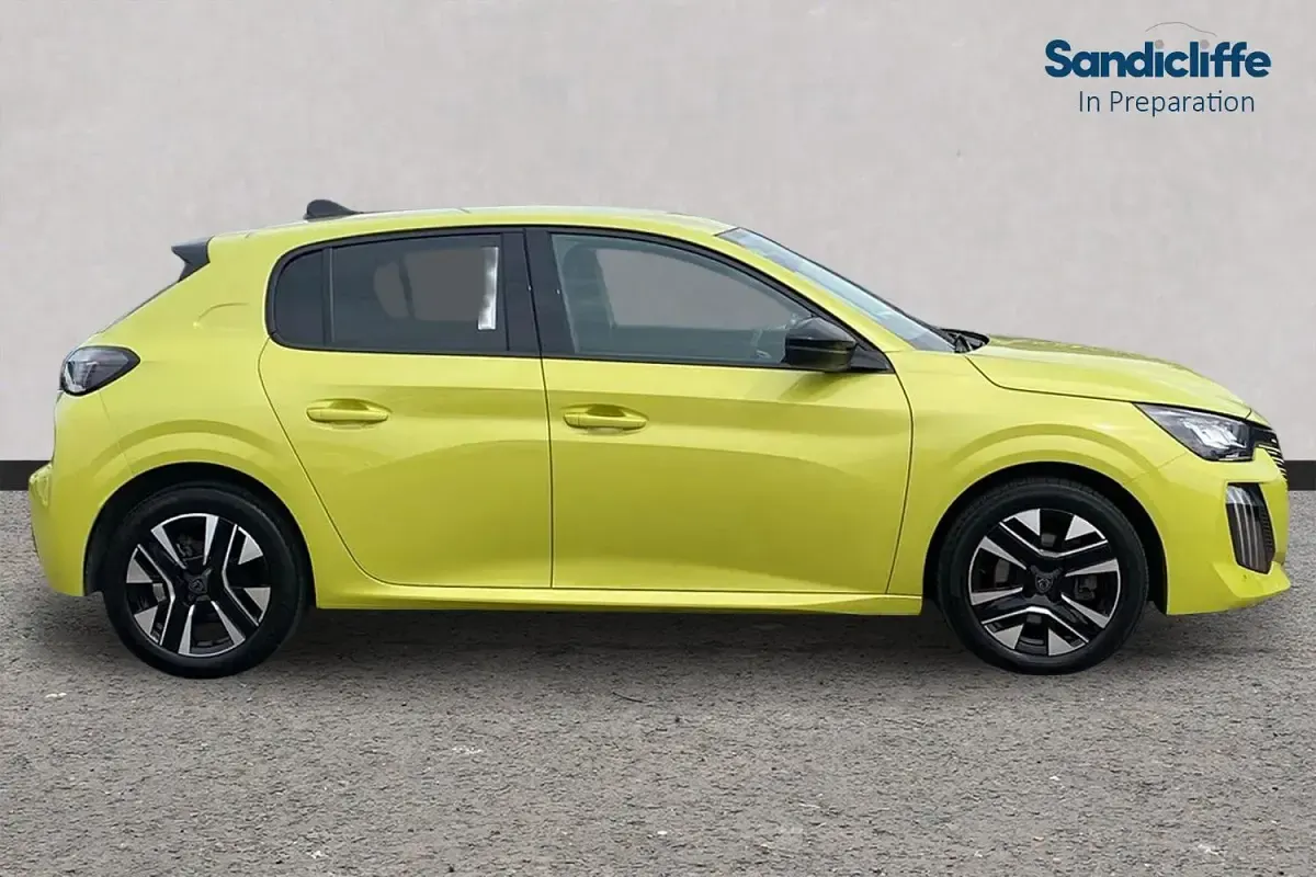 Used Peugeot 208 Allure 101 HP (74 kW) 2026 Yellow Hatchback