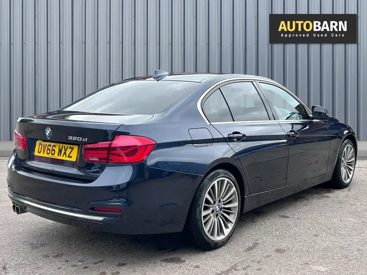 Used BMW 320 Luxury Line 190 HP (139 kW) 2016 Blue Sedan