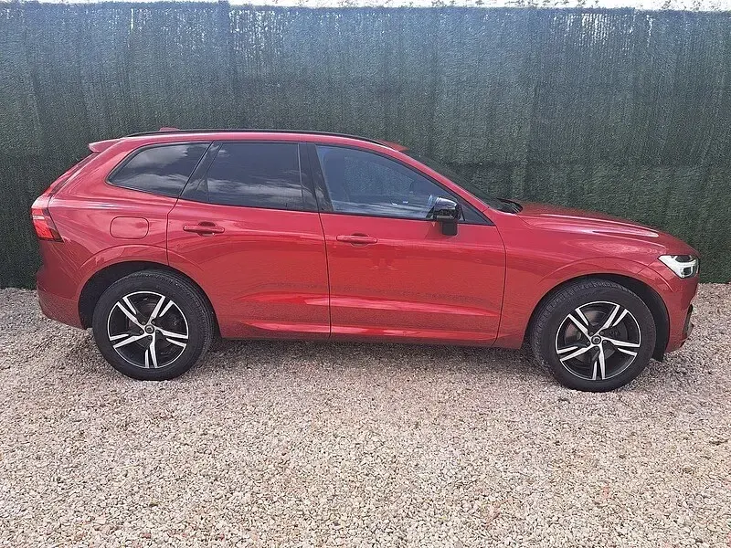 Used Volvo XC60 R-Design 194 HP (142 kW) 2021 Red SUV