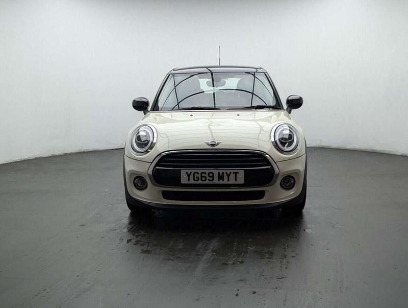 Used Mini Cooper Classic 2019 White Hatchback