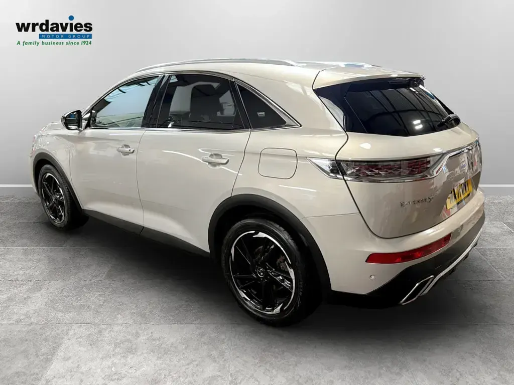 Used DS Automobiles DS7 Crossback Prestige 225 HP (165 kW) 2021 White SUV