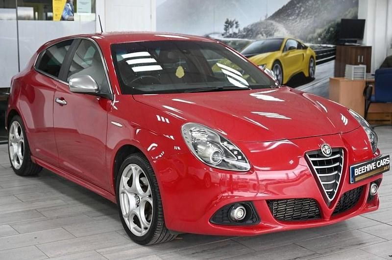 Used Alfa Romeo Giulietta Exclusive 150 HP (110 kW) 2015 Red Hatchback