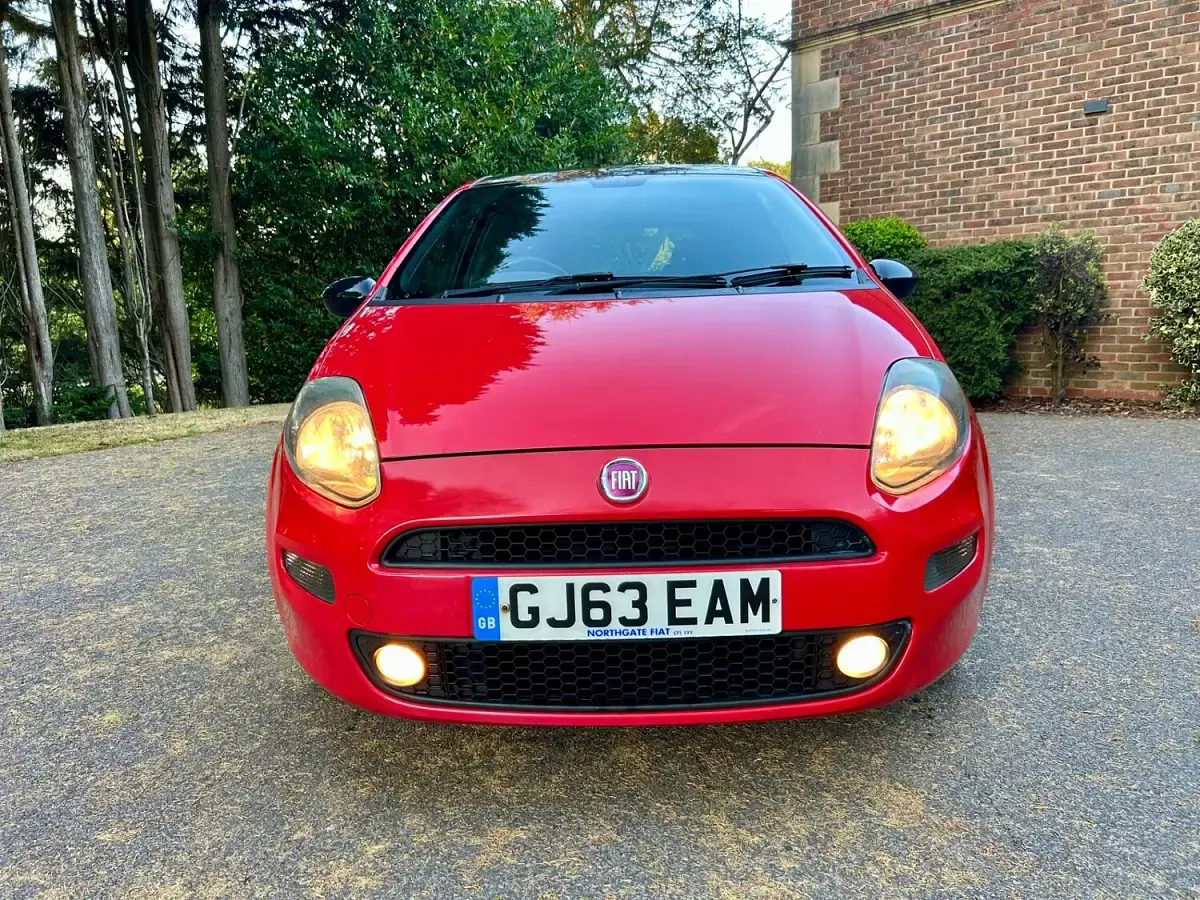 Used Fiat Punto 77 HP (56 kW) 2013 Red Hatchback