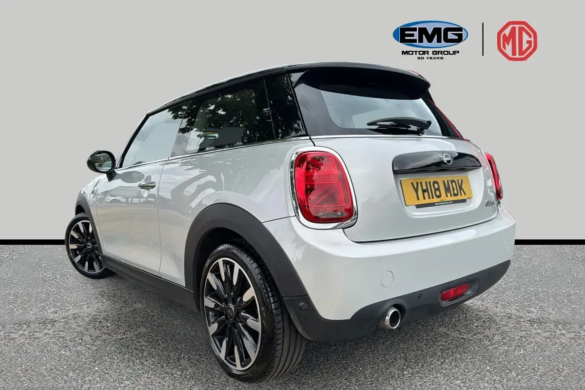 Used Mini Cooper Hatch 136 HP (100 kW) 2018 Silver Hatchback