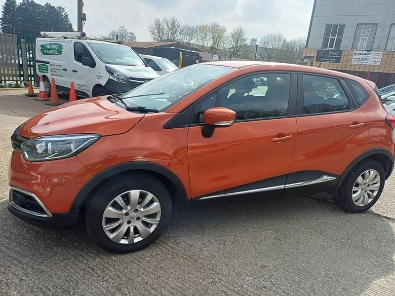 Used Renault Captur Expression+ 90 HP (66 kW) 2014 Orange SUV