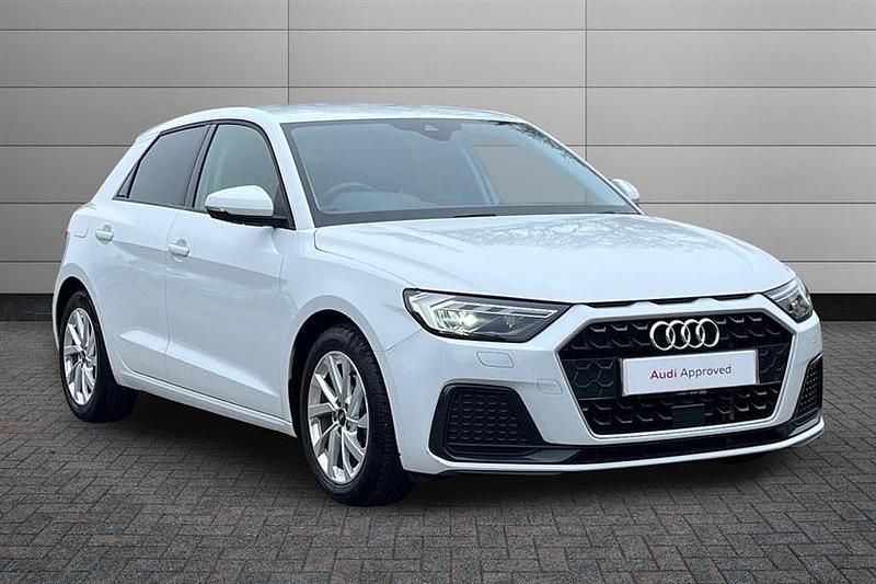 Used Audi A1 Sport 110 HP (80 kW) 2023 White SUV