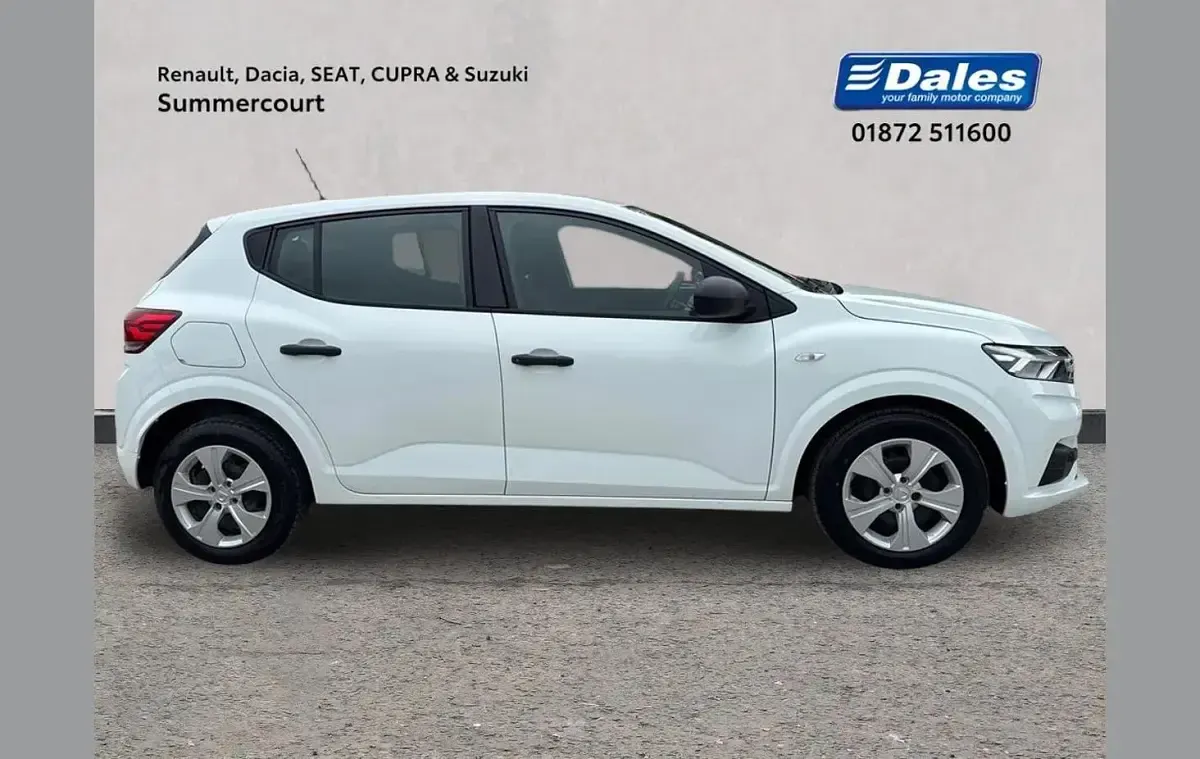 Used Dacia Sandero Essentiel 65 HP (47 kW) 2022 White Hatchback