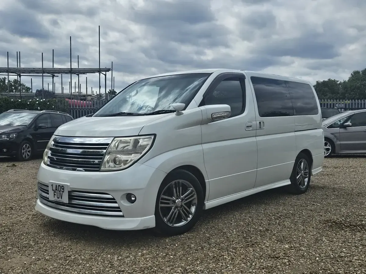 Used Nissan Elgrand 2020 White MPV