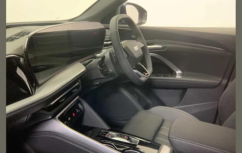 Used Audi Q5 S-Line 201 HP (147 kW) 2025 Blue SUV