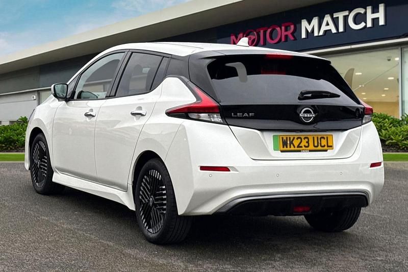 Used Nissan Leaf N-Connecta 110 kW (150 HP) 2023 White Hatchback