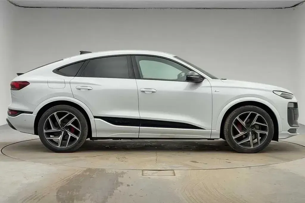 Used Audi Q6 Sportback e-tron Performance 239 kW (326 HP) 2025 SUV