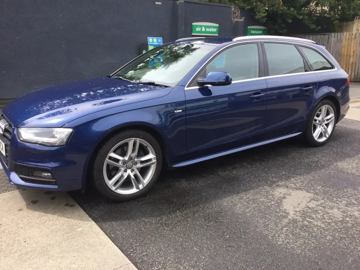 Used Audi A4 S-Line 2014 Blue Estate