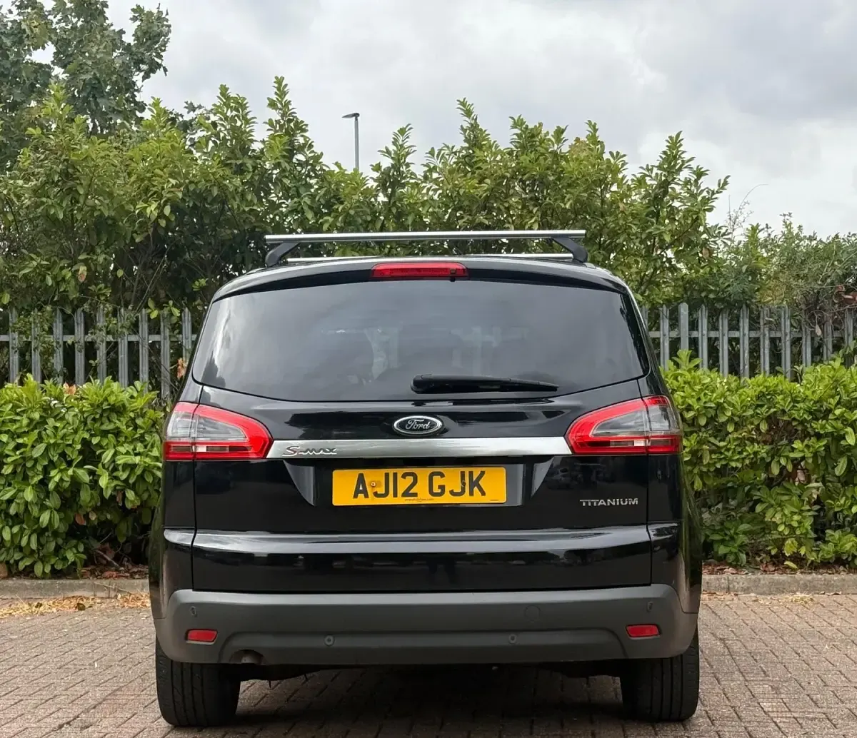 Used Ford S-MAX Titanium 138 HP (101 kW) 2012 Black MPV