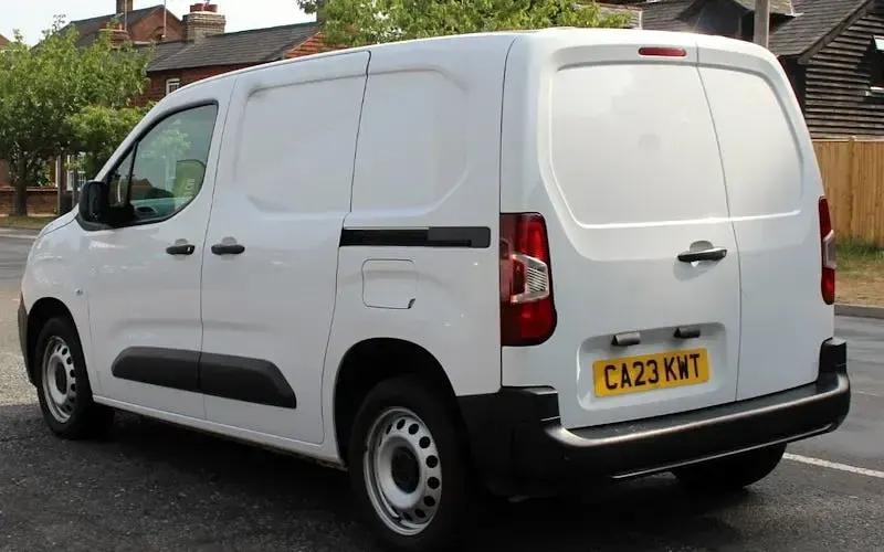 Used Peugeot Partner Premium 131 HP (96 kW) 2023 White MPV