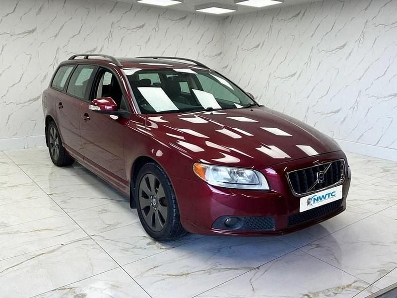 Second-hand Volvo V70 SE 185 CP (136 kW) 2008 Roșu Break