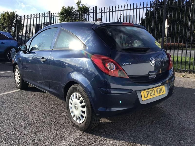 Second-hand Vauxhall Corsa S 2011 Albastru Hatchback
