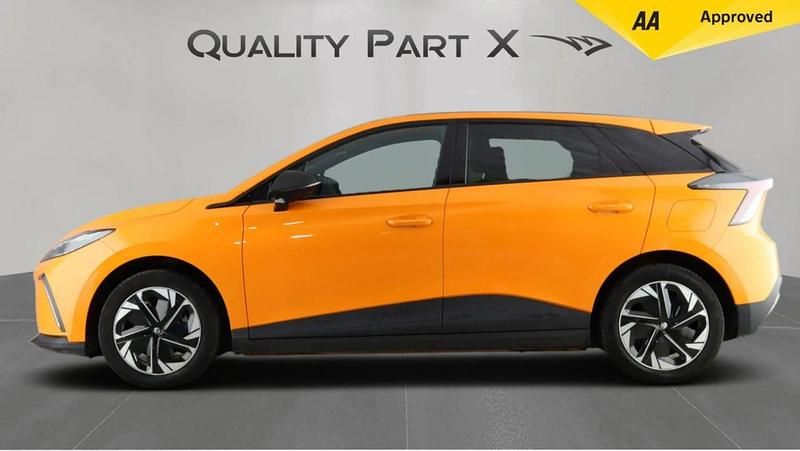 Used MG MG4 EV Trophy 150 kW (204 HP) 2023 Orange Hatchback