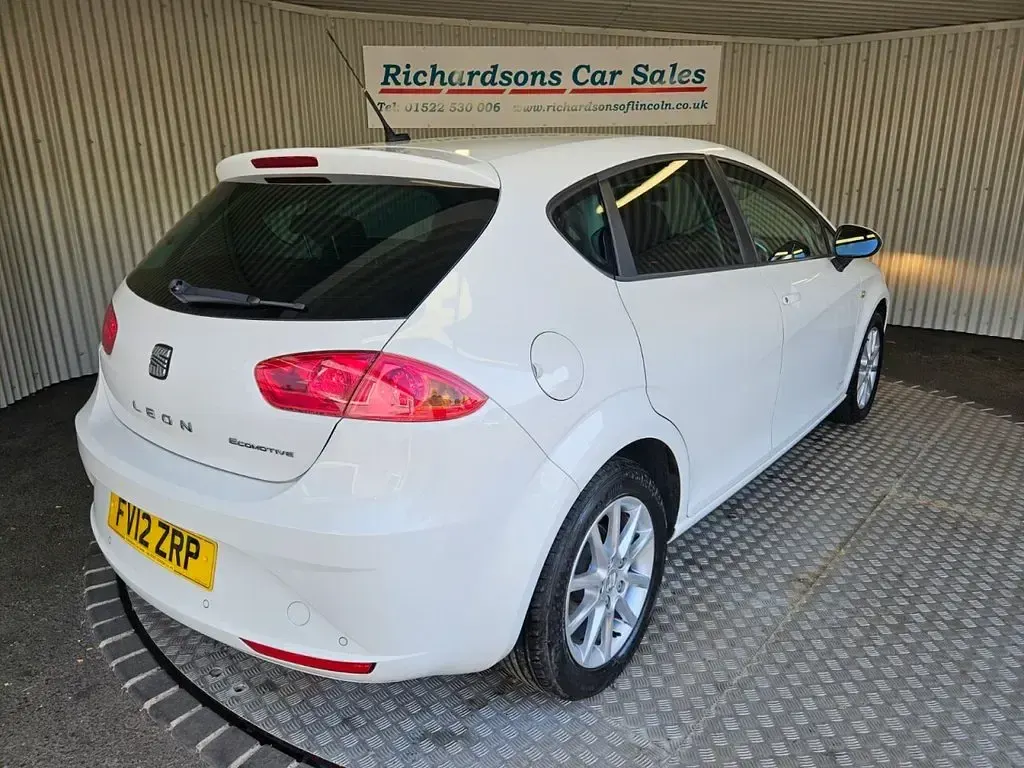 Used Seat Leon Copa 105 HP (77 kW) 2012 White Hatchback