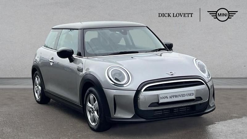 Used Mini Cooper Classic 134 HP (98 kW) 2023 Silver Hatchback