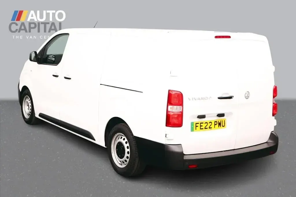 Used Vauxhall Vivaro 100 kW (136 HP) 2022 White MPV
