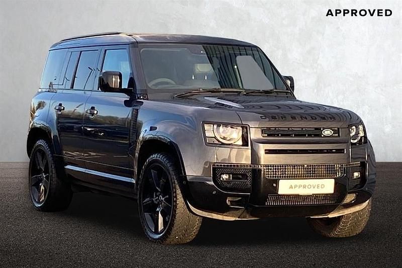 Used Land Rover Defender 525 HP (386 kW) 2022 Carpathian grey Estate