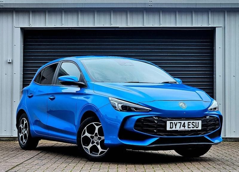Begagnad MG MG3 Trophy 194 HK (142 kW) 2024 Blå Halvkombi