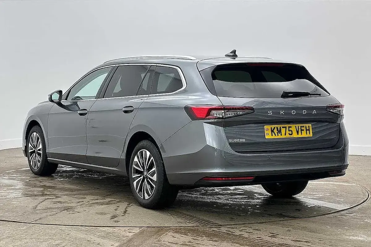 Used Skoda Superb SE Technology 150 HP (110 kW) 2025 Graphite grey metallic Estate