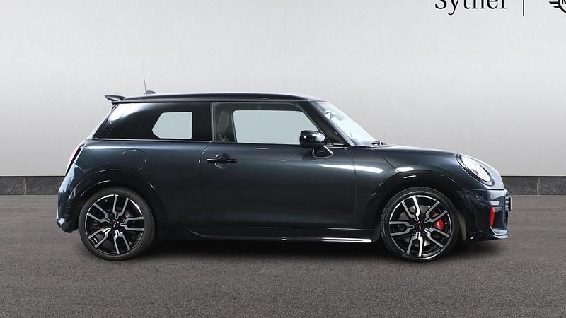 Usado Mini John Cooper Works Hatch 228 CV (167 kW) 2025 Gris Utilitario