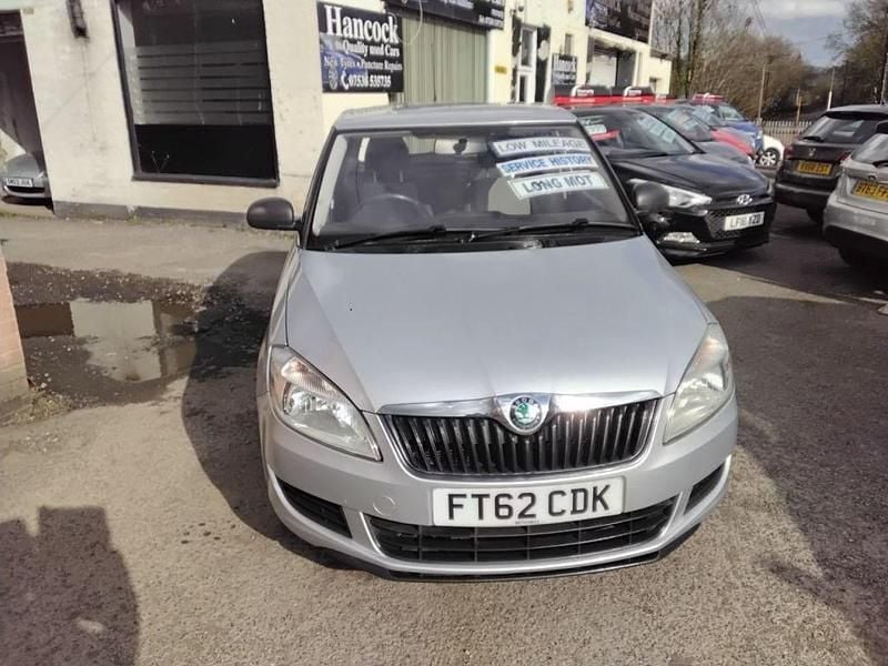 Used Skoda Fabia 60 HP (44 kW) 2012 Silver Hatchback