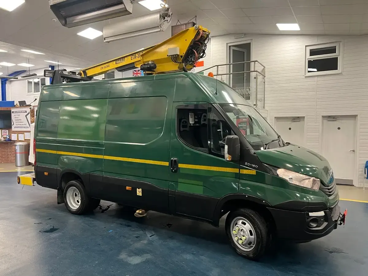 Used Iveco Daily 150 HP (110 kW) 2017 Green Van