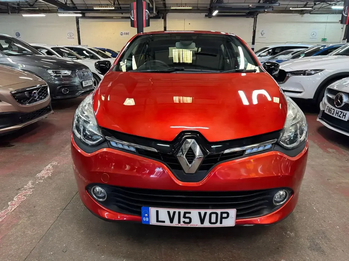 Used Renault Clio Dynamique 73 HP (53 kW) 2015 Red Hatchback