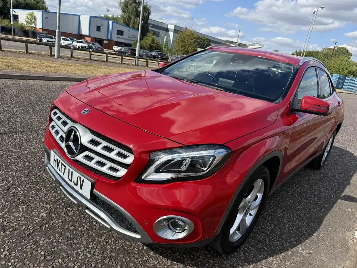 Used Mercedes GLA200 Premium 153 HP (112 kW) 2017 Red SUV