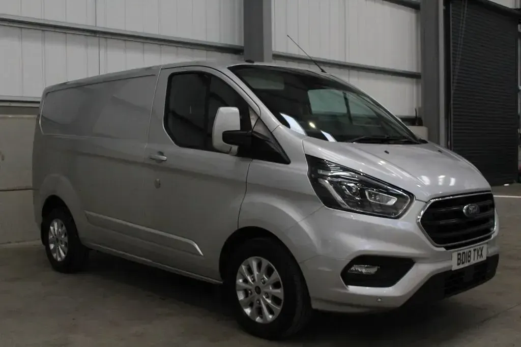 Used Ford Transit Custom Limited 130 HP (95 kW) 2018 Silver Van