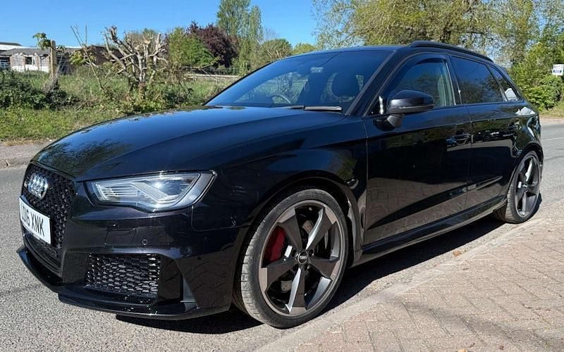 Używany Audi RS3 Basis 367 KM (269 kW) 2016 Czarny Sedan/Limuzyna