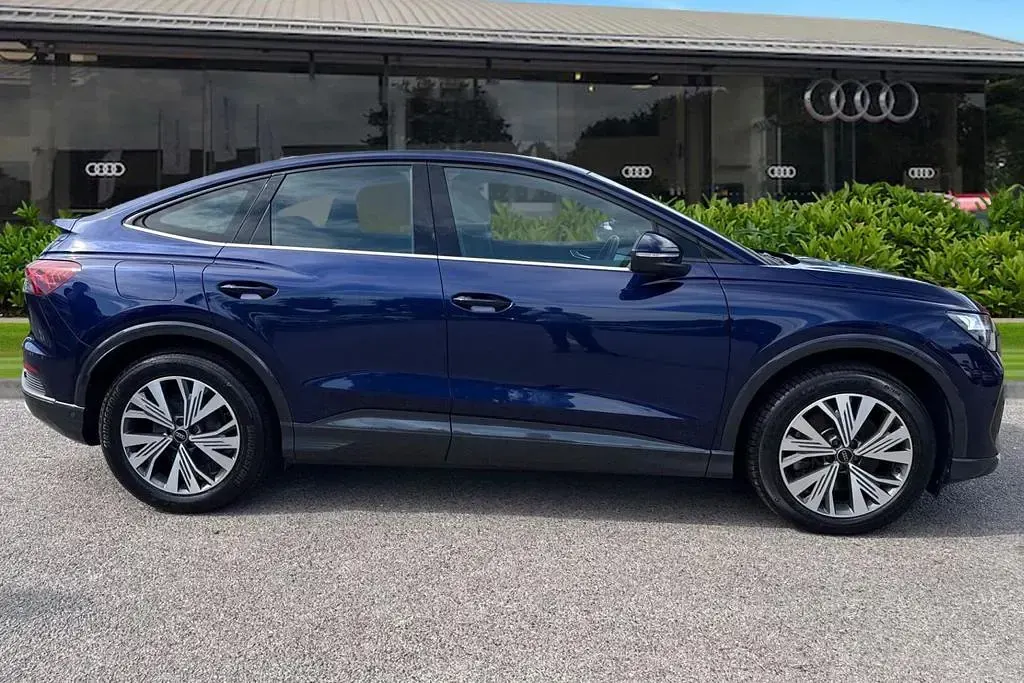 Used Audi Q4 Sportback e-tron Sport 150 kW (204 HP) 2023 Blue SUV