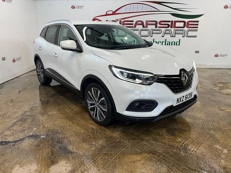 White Used 2019 Renault Kadjar Iconic SUV | £11,499 (Fair price) - Image 1/4