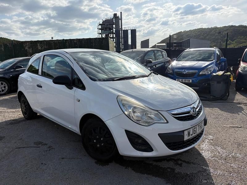 Used Vauxhall Corsa S 2011 White Hatchback