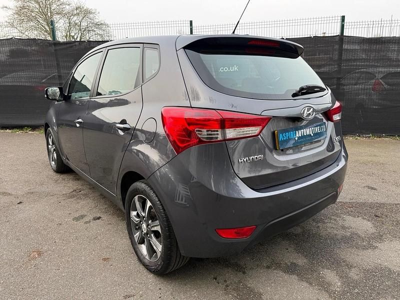 Used Hyundai ix20 SE 125 HP (91 kW) 2017 Grey Hatchback