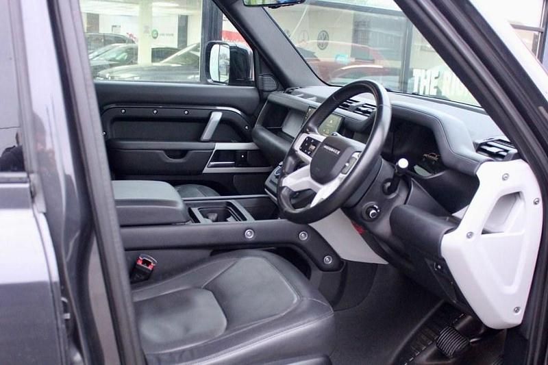 Used Land Rover Defender HSE Dynamic 250 HP (183 kW) 2024 Grey SUV