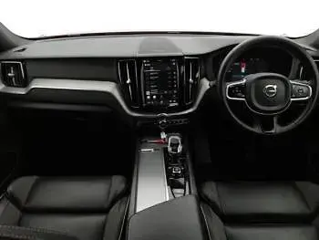 Used Volvo XC60 Plus 250 HP (183 kW) 2022 Red SUV