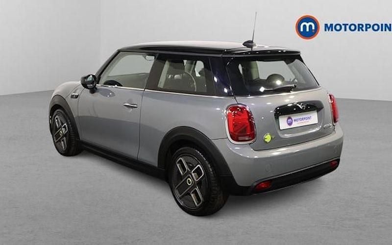 Used Mini Cooper Level 1 135 kW (184 HP) 2023 Hatchback
