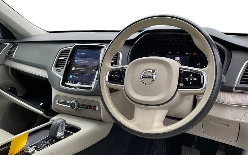 Used Volvo XC90 Core 250 HP (183 kW) 2025 SUV