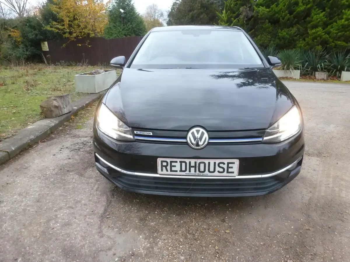 Used VW Golf VII SE 130 HP (95 kW) 2018 Black Hatchback