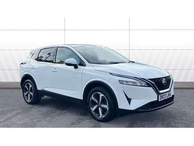 White Used 2023 Nissan Qashqai N-Connecta SUV | £18,998 (Fair price) - Image 1/4