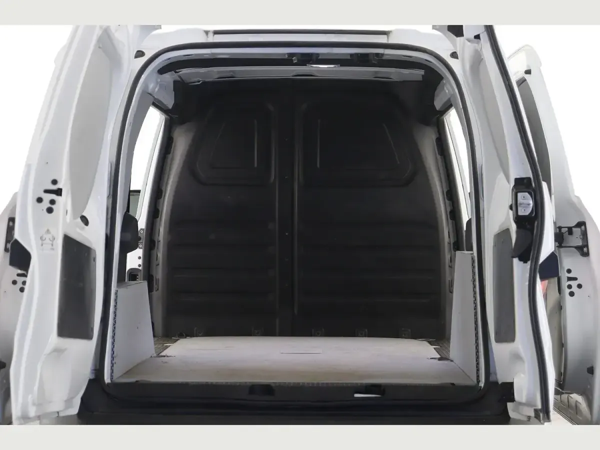Used Renault Kangoo 89 kW (122 HP) 2025 White MPV
