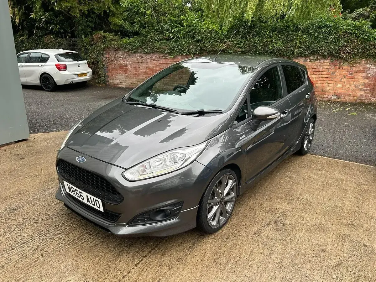 Used Ford Fiesta ST-Line 140 HP (102 kW) 2017 Grey Hatchback
