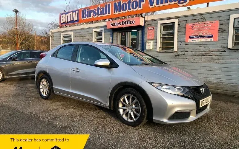 Begagnad Honda Civic S 99 HK (72 kW) 2014 Halvkombi