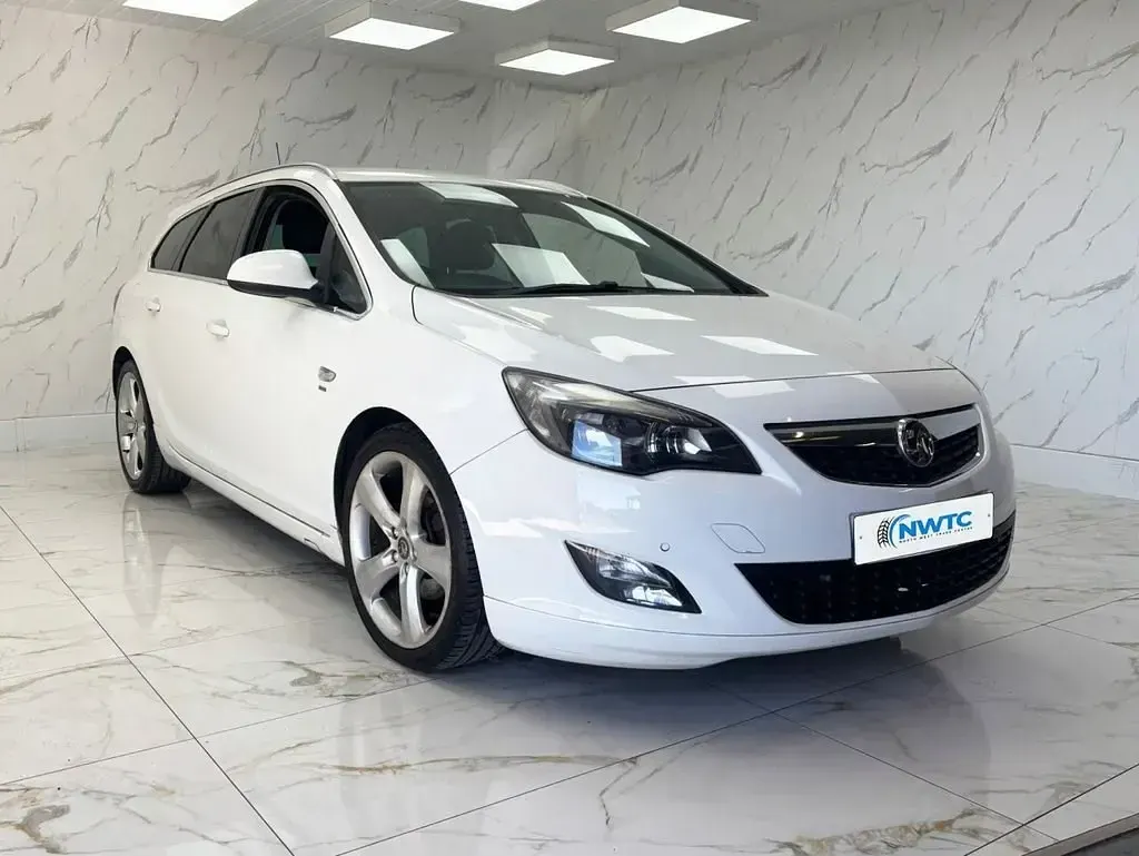 Second-hand Vauxhall Astra SRi 125 CP (91 kW) 2011 Alb Break