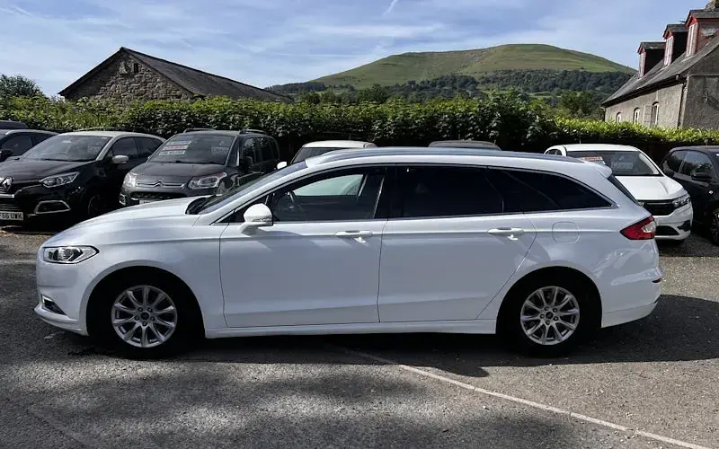 Used Ford Mondeo Titanium 120 HP (88 kW) 2017 White Estate