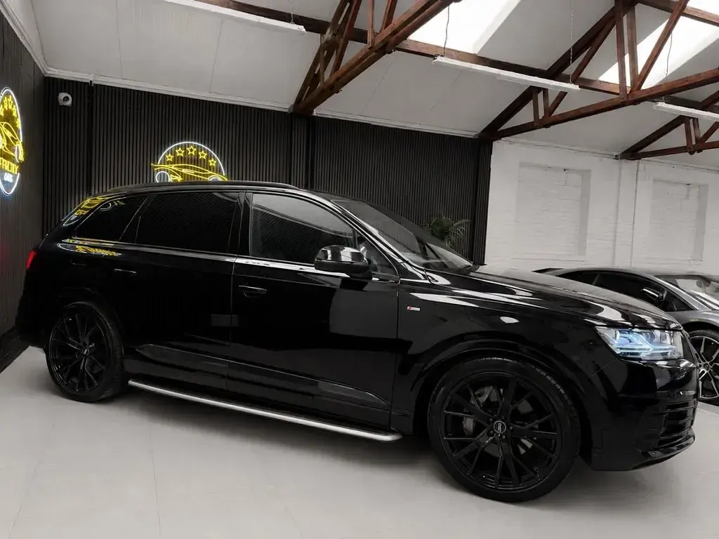 Used Audi Q7 Advanced 2019 Black SUV